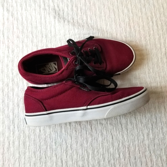 VANS Authentic Low Canvas Burgundy Low-Top Skate Sneakers